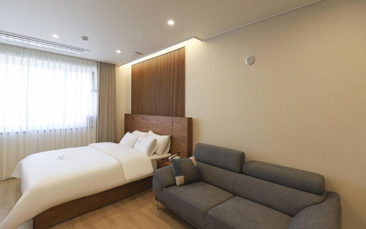 Hotel Grand Bay โพเรียง ภายนอก รูปภาพ