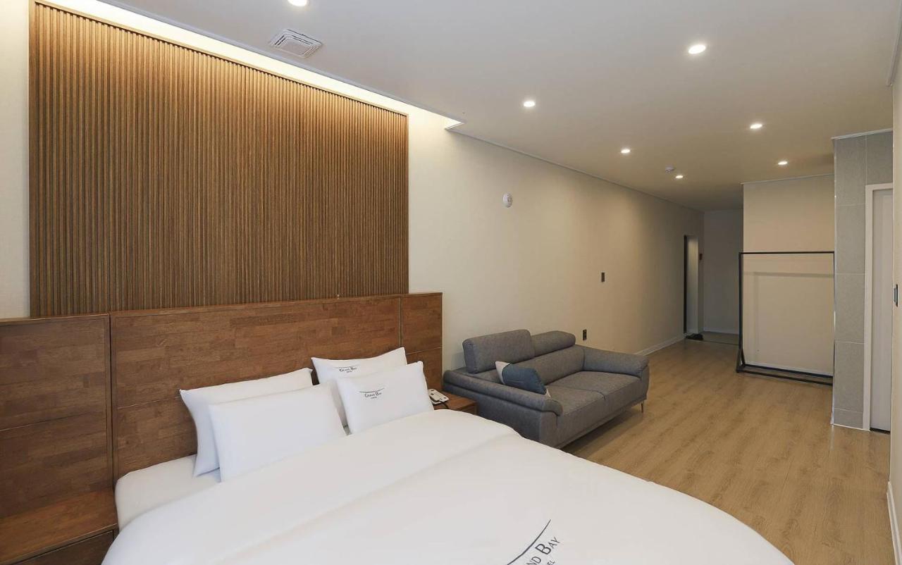 Hotel Grand Bay โพเรียง ภายนอก รูปภาพ