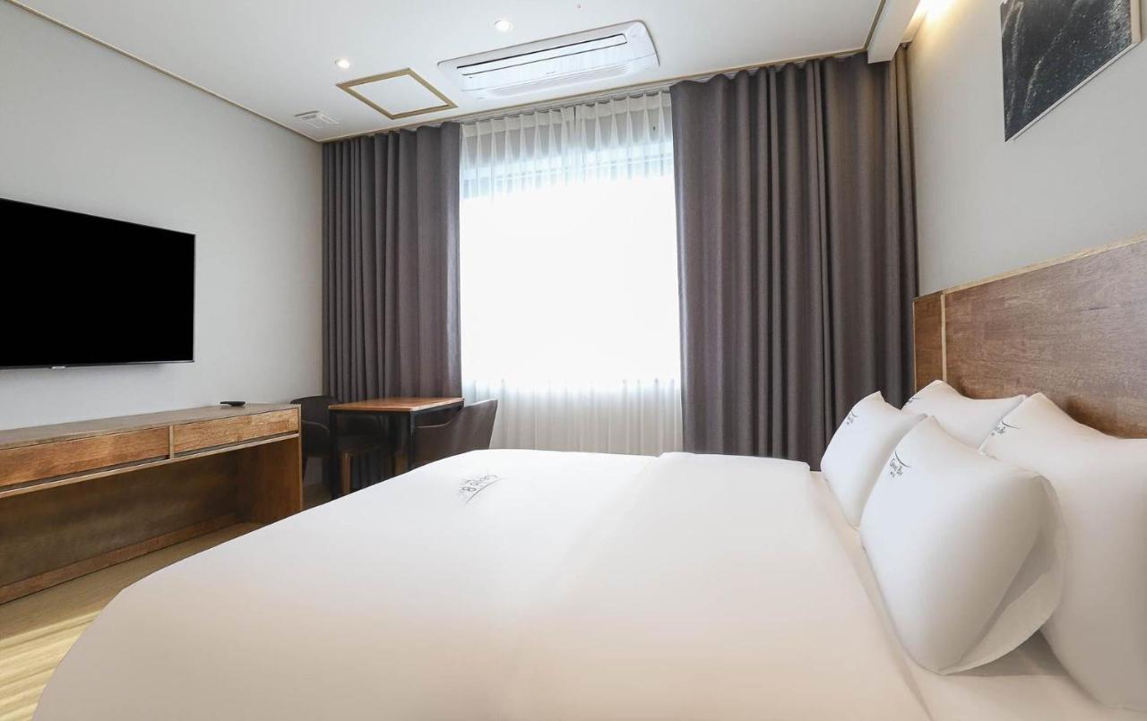 Hotel Grand Bay โพเรียง ภายนอก รูปภาพ