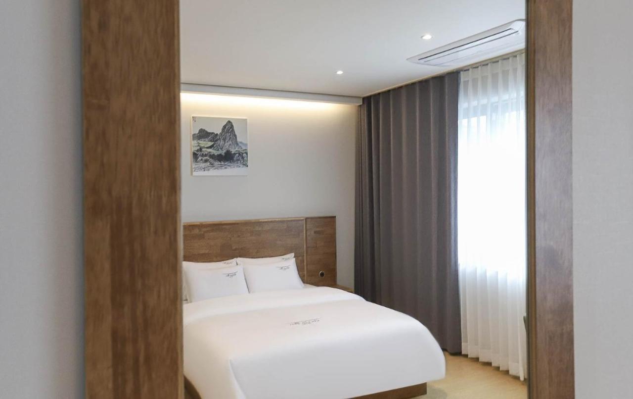 Hotel Grand Bay โพเรียง ภายนอก รูปภาพ